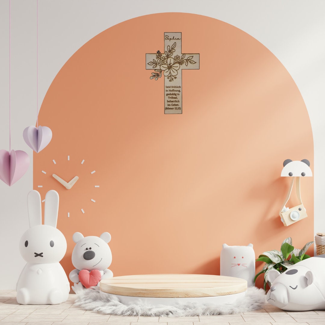 Personalisiertes, graviertes Kreuz aus Holz, perfekt zur Taufe oder zur Geburt