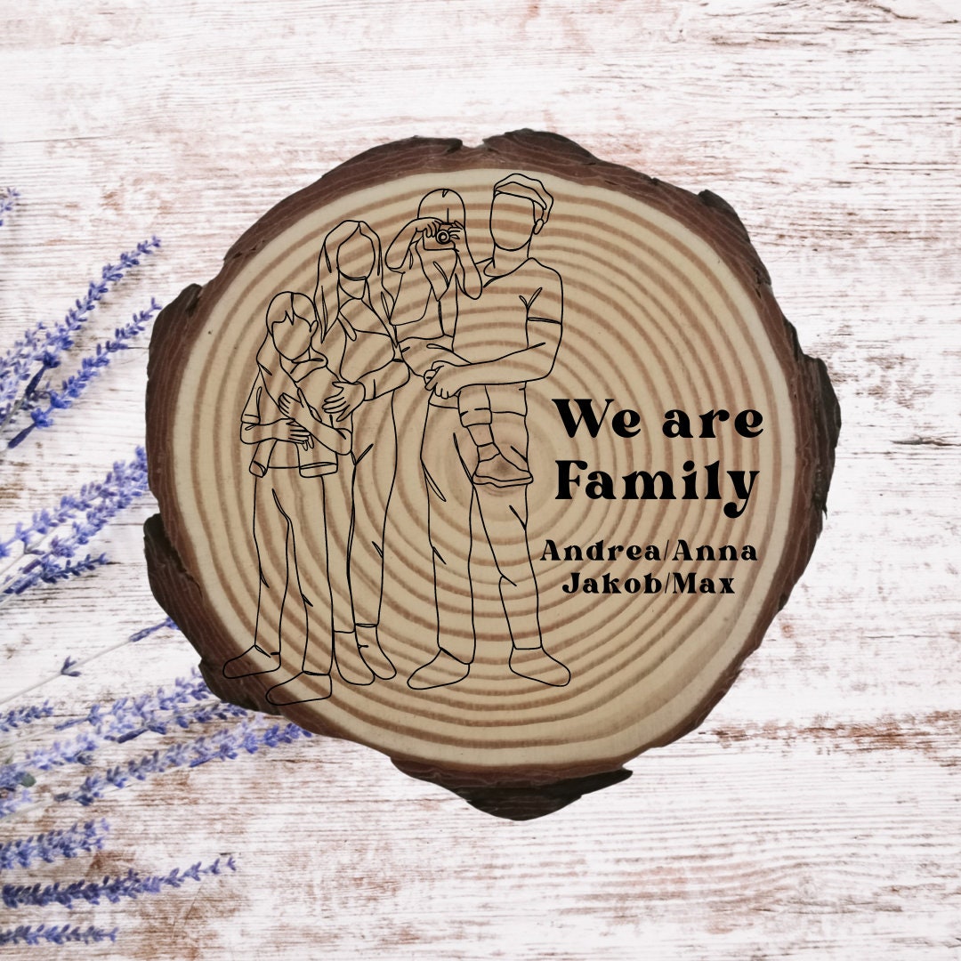 Personalisierte Naturholzscheibe für Familien, als einzigartige Deko oder als Hausschild, für Mama, Papa, Oma, aus Kiefernholz