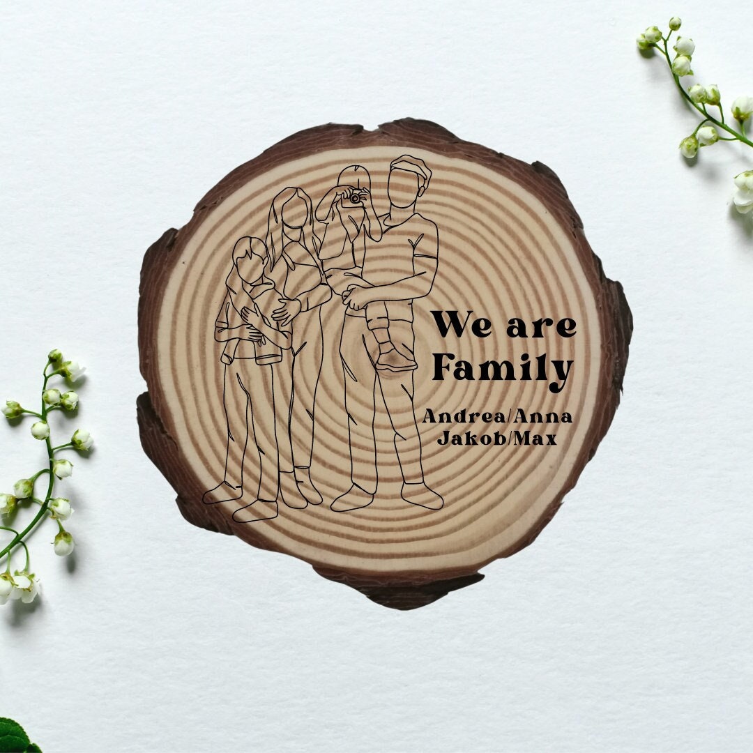 Personalisierte Naturholzscheibe für Familien, als einzigartige Deko oder als Hausschild, für Mama, Papa, Oma, aus Kiefernholz
