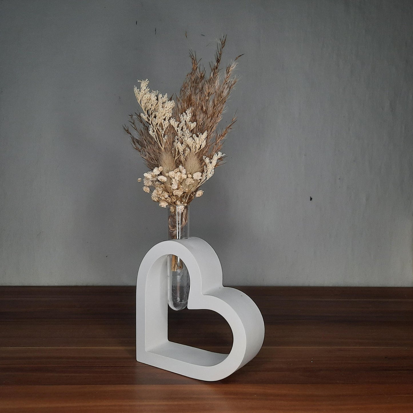 Vase in Herzform mit Trockenblumen, Valentinstag, Muttertag, Geschenkset, Kleinigkeit, Geschenkideen, Oma, Ostern